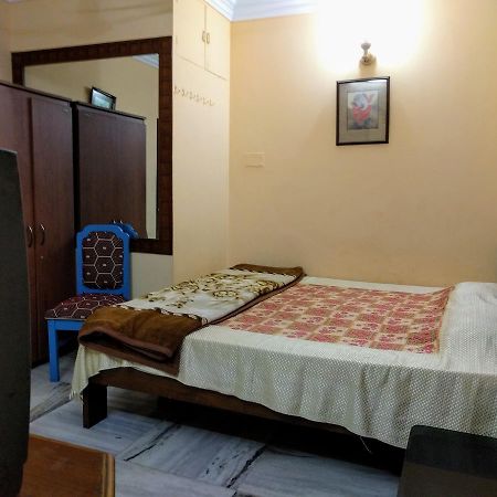 כלכותה Ashray Guesthouse מראה חיצוני תמונה